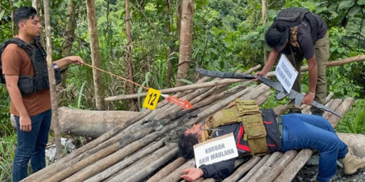 Reconstruction Held in Nabire Over Planned Killing of Two Police Officers