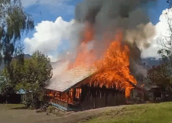 Armed Group Burns School Building in Papua’s Pegunungan Bintang District